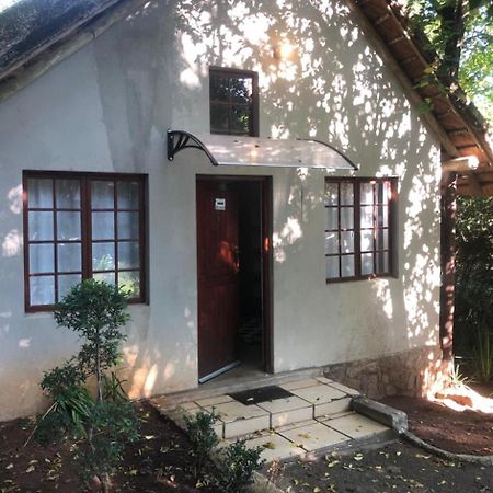 Pecan Bush Lodge Magaliesburg Exteriör bild